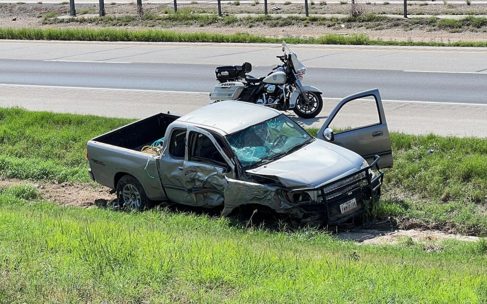 SAN ANGELO, TX — San Angelo police are investigating a serious crash on Loop 306 under the Foster Road overpass.
