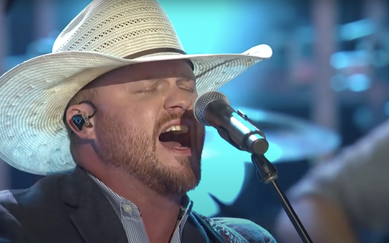 Cody Johnson Sings at the 2022 CMA Awards