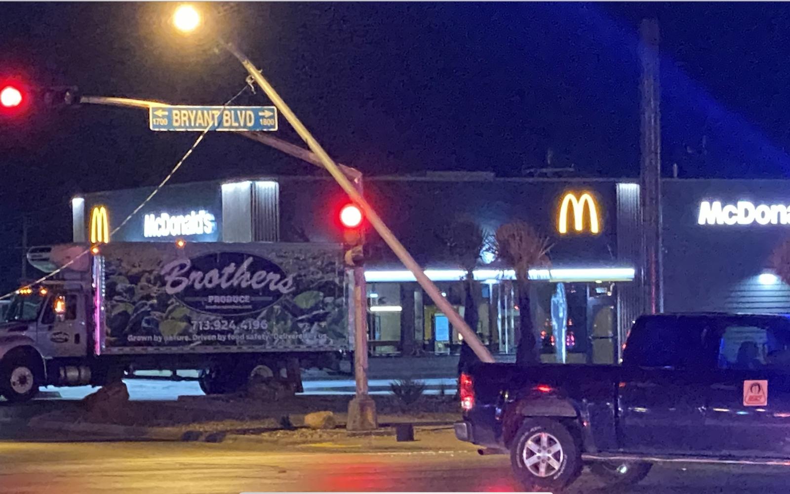 Crash Pole Ave. N (LIVE! Photo/James Bouligny)