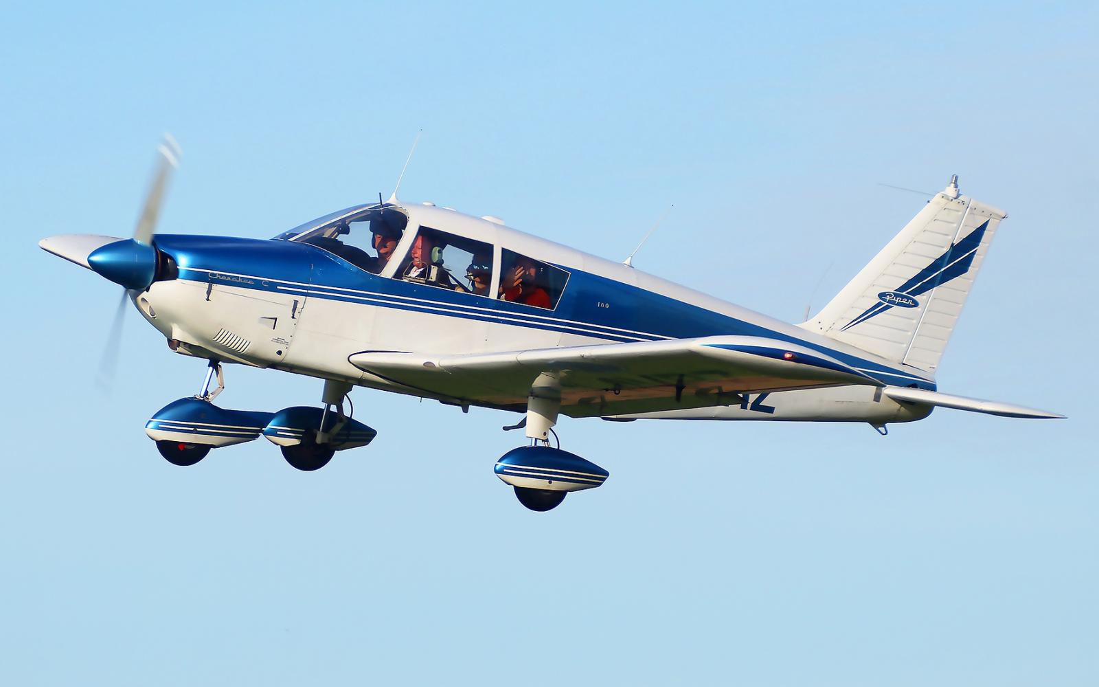 An open sourced photo of a Piper PA-28 Cherokee 