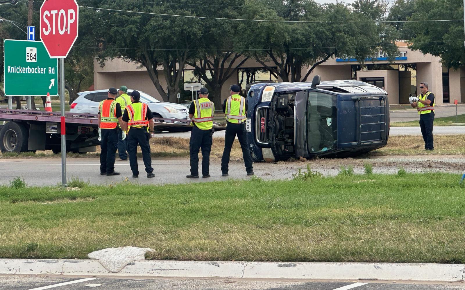SAN ANGELO, TX — An SUV rollover incident occurred near the site of the old SITEL building on the Loop 306 access road, leaving the vehicle on its side but its occupants, a driver and a child, unharmed.