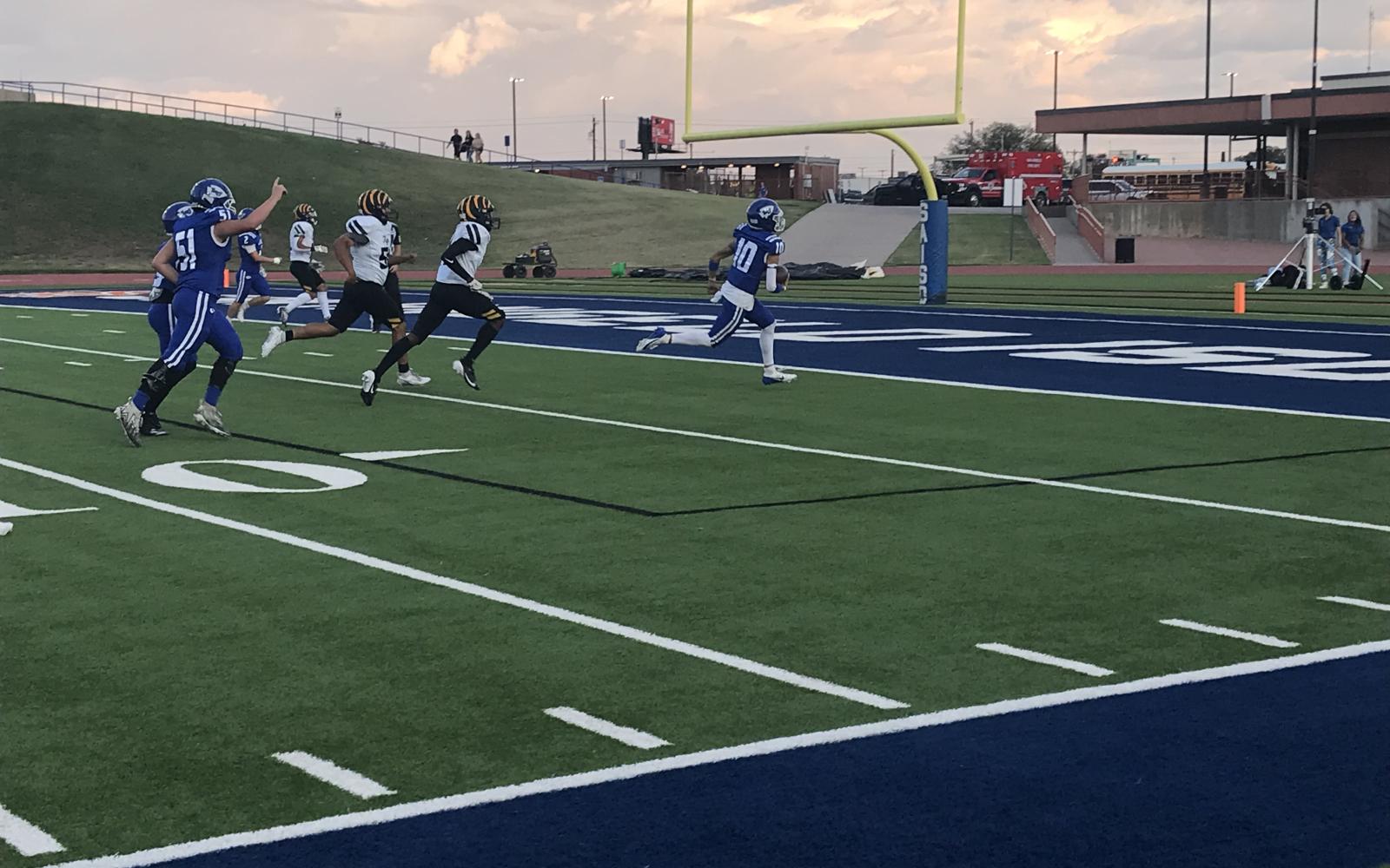 Lake View quarterback Chris Rodela scores on a 25-yard touchdown run against Snyder on Friday, Sept. 6, 2024, at San Angelo Stadium.