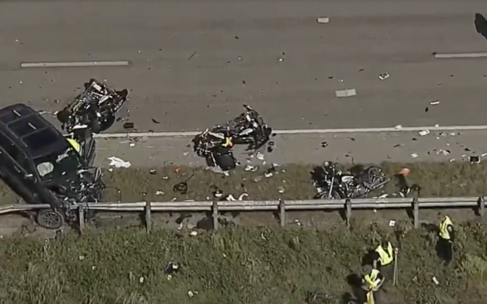 2 Florida Deputies Killed, 1 Injured in Crash