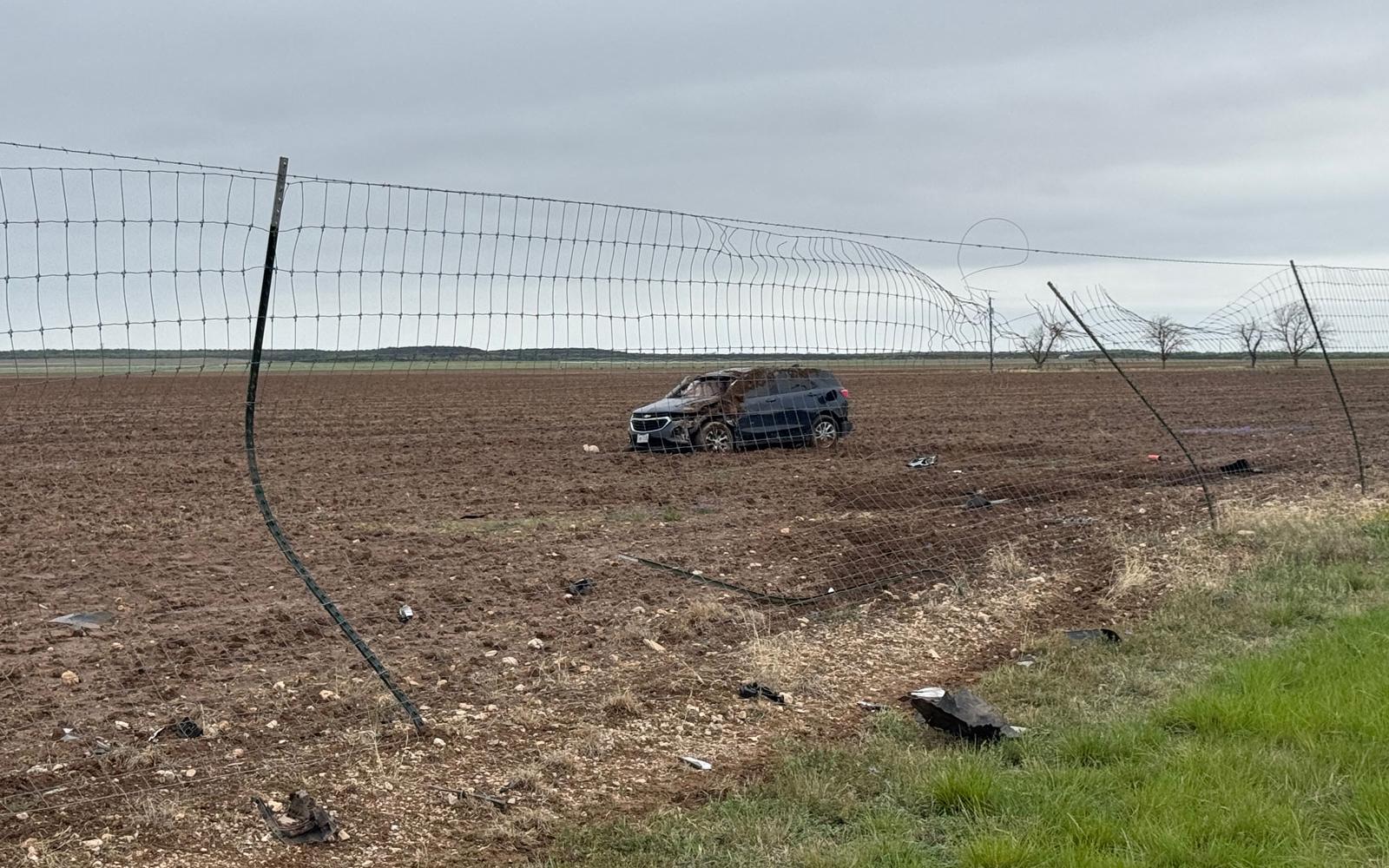 Minivan plows into an empty cotton field on Apr 5, 2025