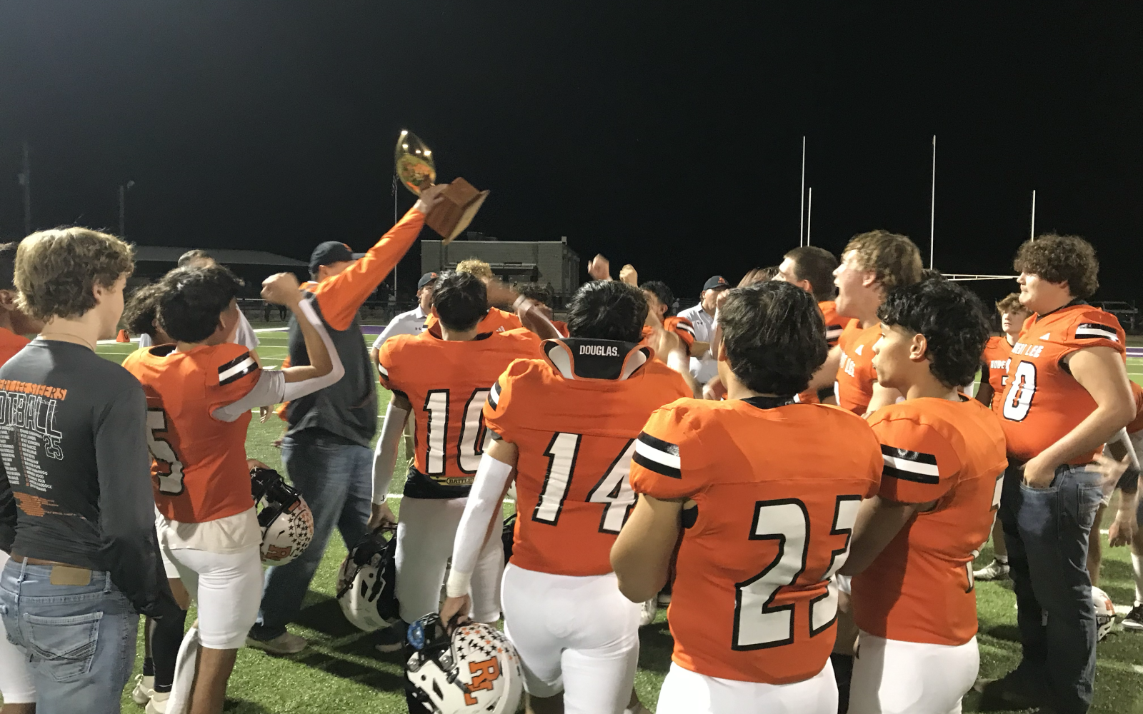 The Robert Lee Steers celebrate after winning their first-round playoff game against Ira on Friday, Nov. 14, 2025.
