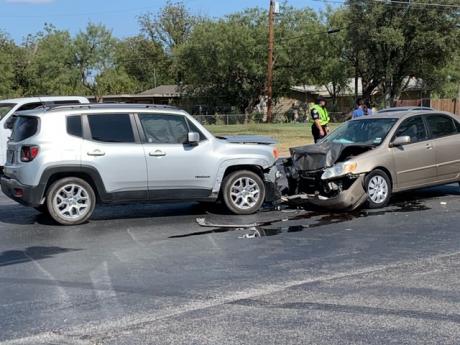 Head-on Crash Ave. N at A&M (LIVE! Photo/Matt Trammell)