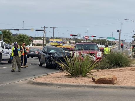 Crash on Knickerbocker and Parkview