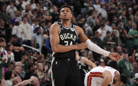 Milwaukee Bucks Giannis Antetokounmpo