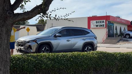 SAN ANGELO, TX — Rush hour on Knickerbocker got a little more colorful Tuesday evening when a Hyundai Tucson launched itself into traffic and turned two imported sedans into uninvited lawn decorations.