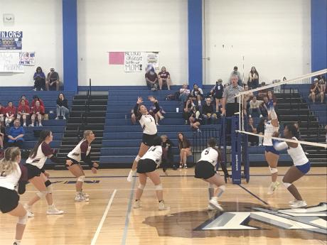 The Bronte and Lake View volleyball teams play Friday, Aug. 22, 2025, at the Nita Vannoy Memorial Tournament at Lake View's Ben Norton Gym.