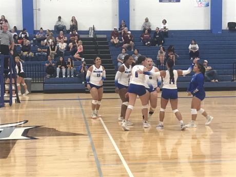 The Lake View Maidens celebrate a point against Bronte on Friday, Aug. 22, 2025, at the Nita Vannoy Memorial Volleyball Tournament.