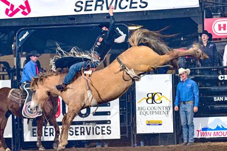 Texas cowboy Leighton Berry scored a 92 on Saturday to take the lead in bareback riding at the San Angelo Rodeo.