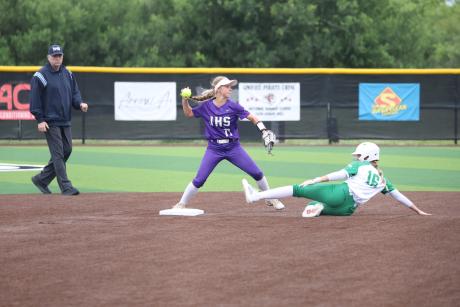 Jacksboro defeated Wall 9-3 on Thursday to force a winner-take-all Game 3 in their area-round playoff series.