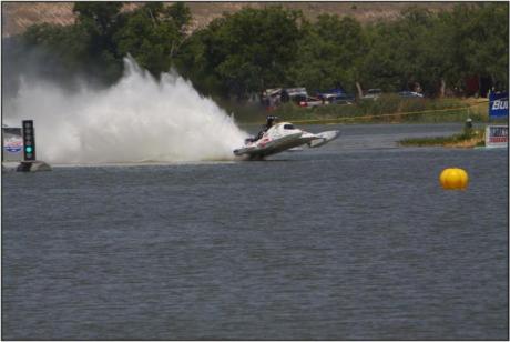 A drag boat takes off (Contributed Photo/San Angelo Chamber of Commerce)