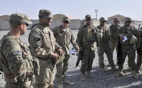 U.S. Soldiers with the Texas National Guard brief their Albanian special operations forces counterparts. (Contributed, Wikipedia)