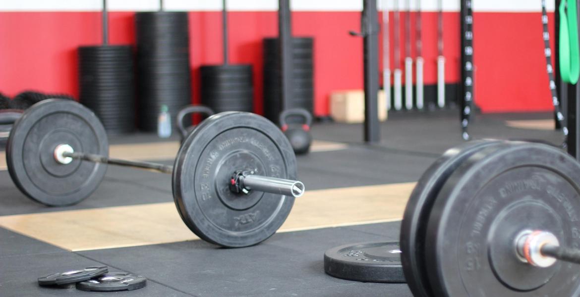 The Roscoe and Eldorado girls finished tied for second place in the team standings Wednesday at the Class 1A/2A state powerlifting meet.