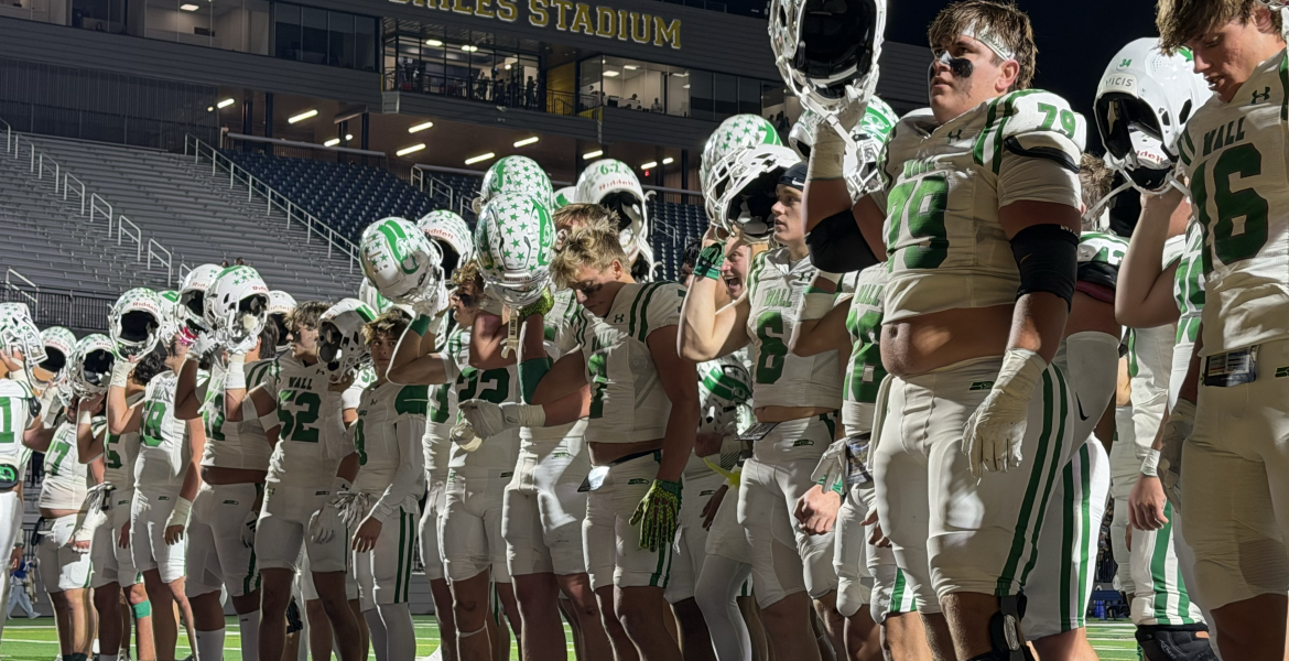 The Wall football team celebrates after its 28-25 win over Gunter in the state semifinals Friday, Dec. 12, 2025.
